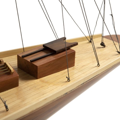 Endeavour, Classic Wood