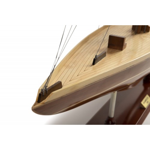 Endeavour, Classic Wood