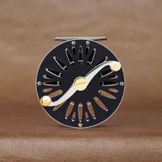SALAR DAISY REEL THREE 8/10 - BLACK
