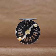 SALAR DAISY REEL ONE 6/8 - BLACK